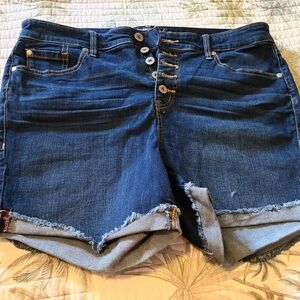 Torrid button fly stretch denim shorts size 16